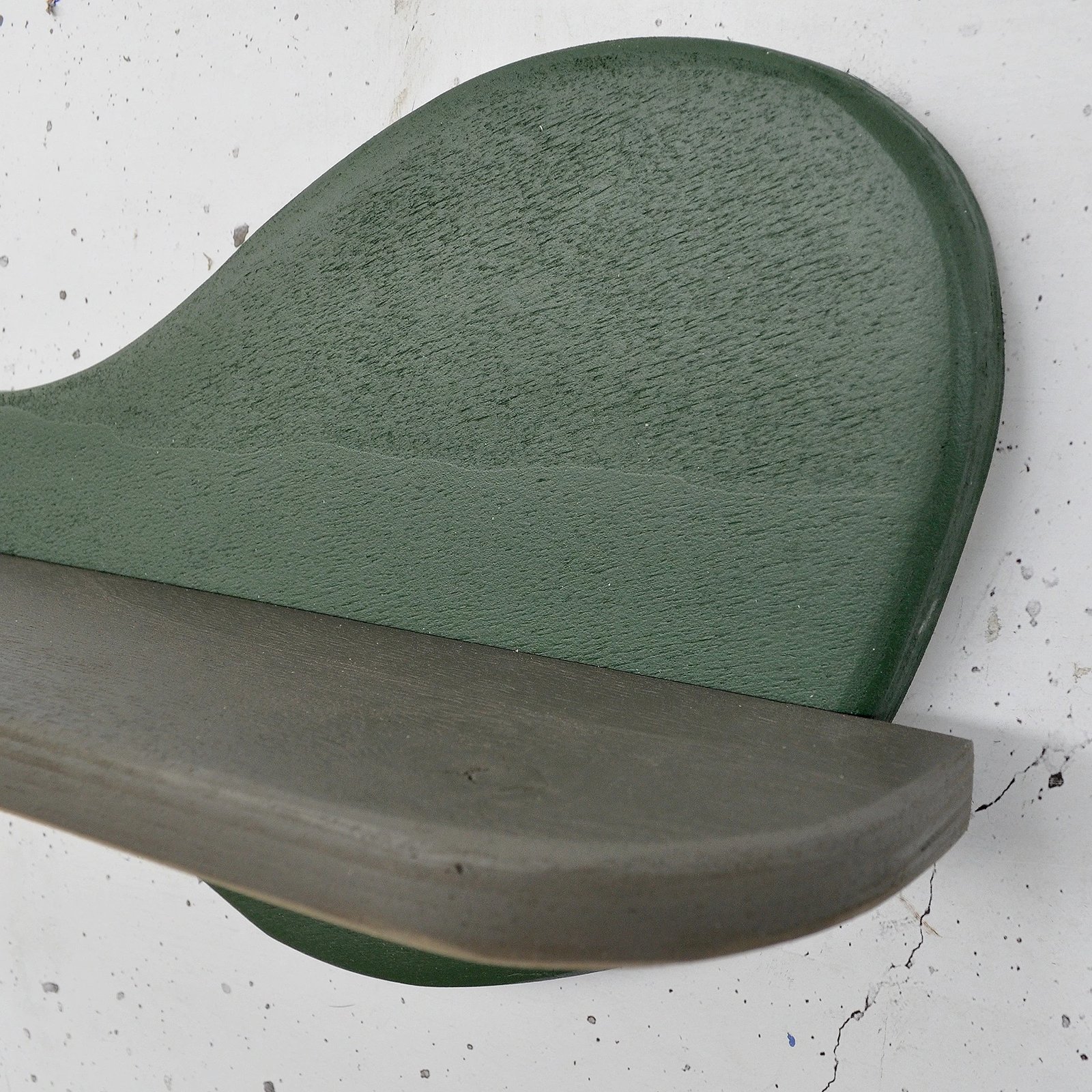 Raft dekorativ prej druri për mur, ngjyrë e gjelbër e errët dhe gri, Skye Decor, Meh226