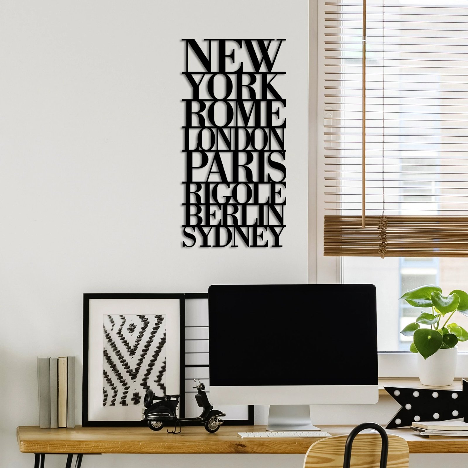 Aksesor dekorativ metalik për mur, Wallity, Capitals - L, ngjyrë e zezë, 70x35cm