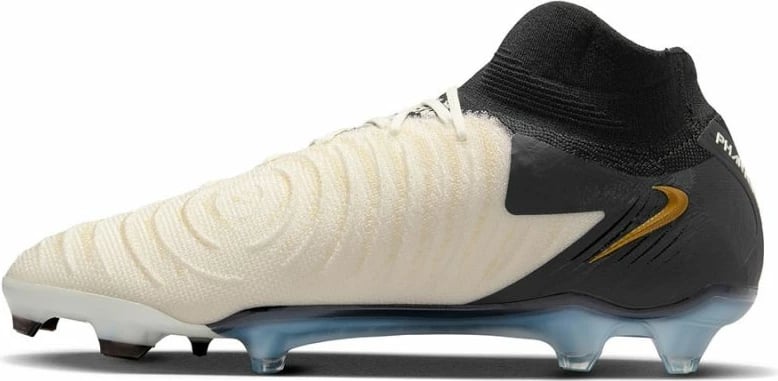 Atlete futbolli Nike për meshkuj, të bardha e të zeza Atlete futbolli Nike për meshkuj, të bardha e të zeza