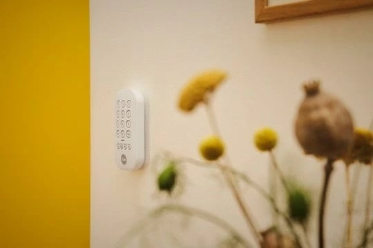 Tastierë Yale, Wireless, Bardhë