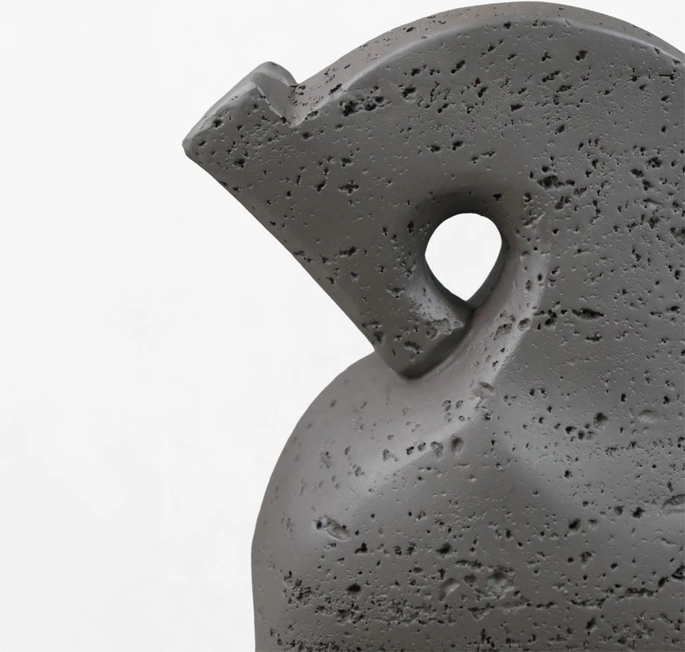 Dekor kalë ARCHON I, rrëshirë, ngjyrë kafe e errët, 17x7.5x22cm