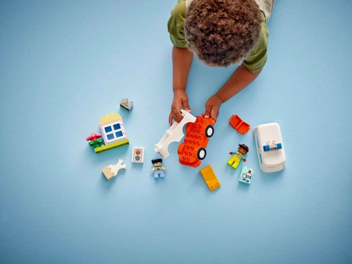 Set LEGO DUPLO 10447 Ambulancë me shofer Set LEGO DUPLO 10447 Ambulancë me shofer