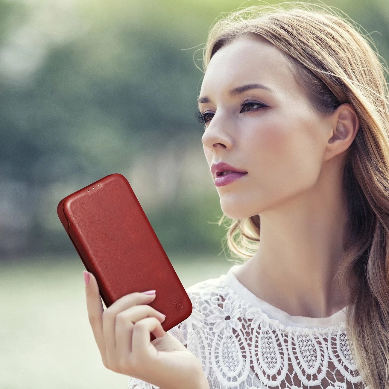 Mbështjellës iCarer Oil Wax Premium Leather Folio për iPhone 14 Plus, MagSafe, Kuq