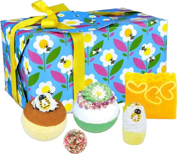 Set dhuratë për banjë Bomb Cosmetics Just Bee Yourself për femra, 5 copë Set dhuratë për banjë Bomb Cosmetics Just Bee Yourself për femra, 5 copë