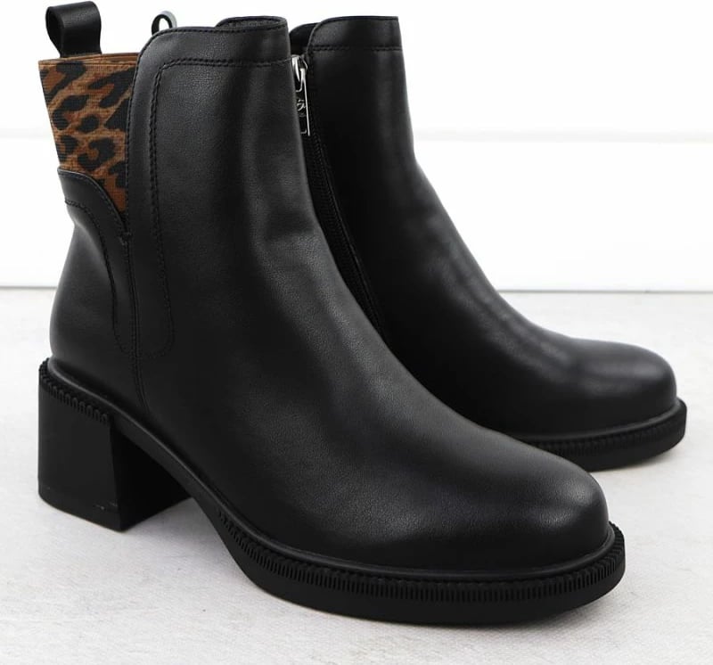 Çizme të shkurta lëkure Vinceza 26-66855, të zeza