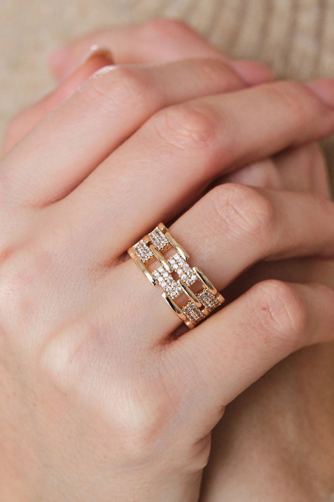 Unazë Jumeon, trup prej bronzi, gur zirkon, ngjyrë ari, madhësi e rregullueshme