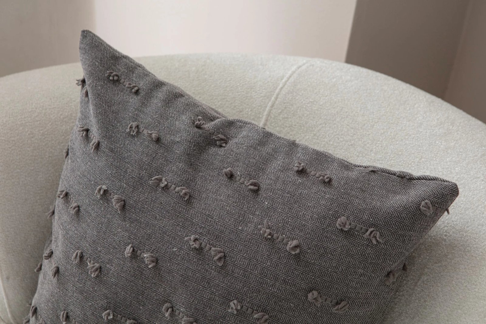 Jastëk dekorativ, ngjyrë gri, Evila Originals, Tuffet v5, 43x43cm