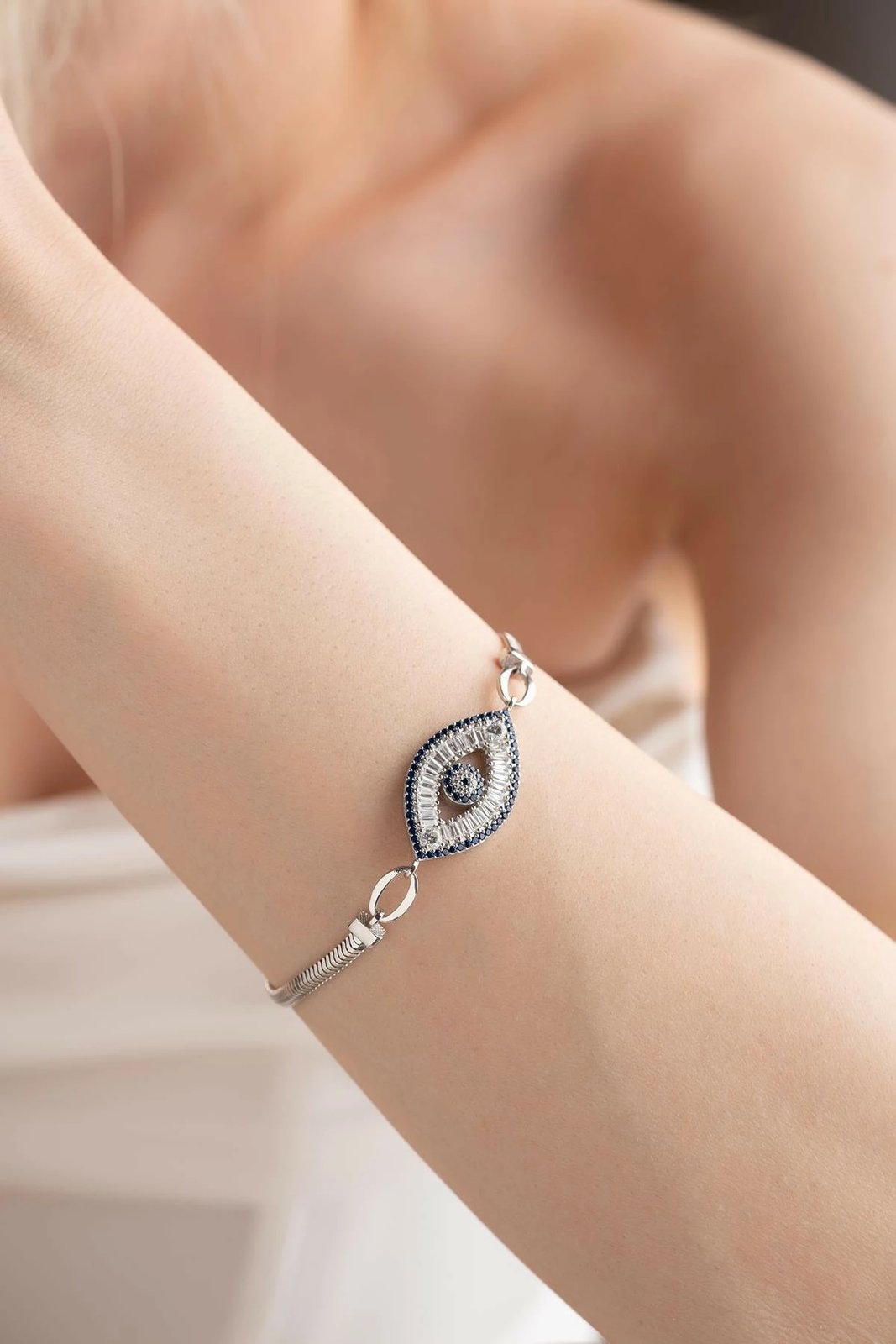 Byzylyk argjendi, Jumeon, ngjyrë argjendi dhe kaltër, NRZ999124