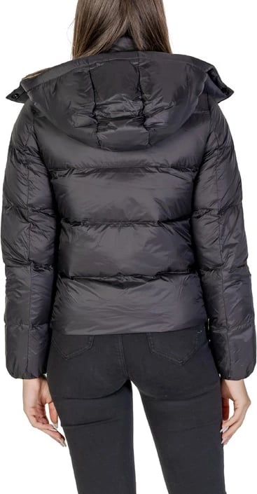 Jakne Calvin Klein Jeans, femra, e zezë