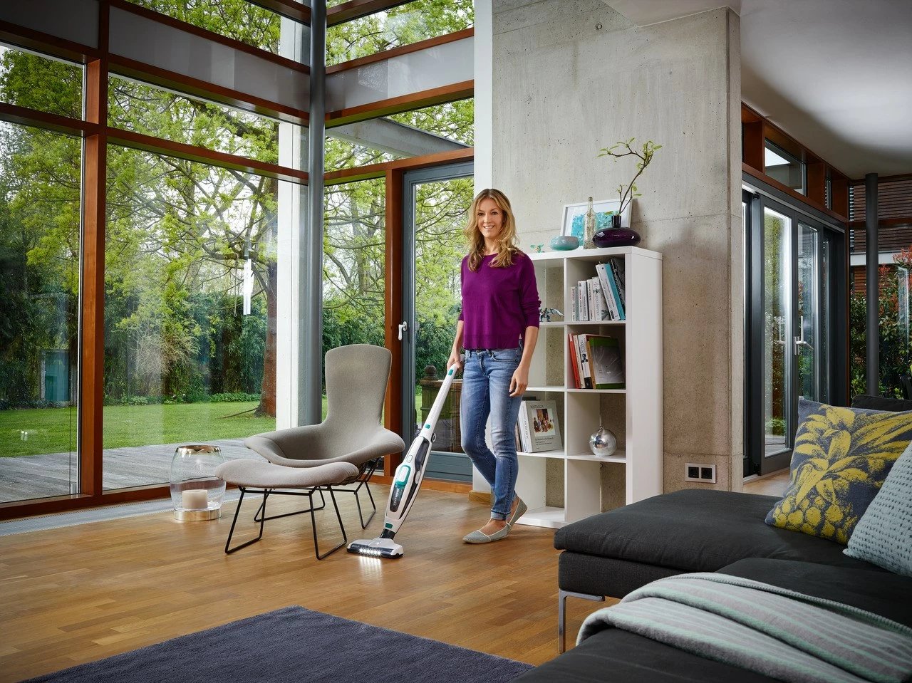 Fshesë elektrike pa kabllo Leifheit PowerVac 2in1, 20V, pa qese, bardhë/kaltër Fshesë elektrike pa kabllo Leifheit PowerVac 2in1, 20V, pa qese, bardhë/kaltër