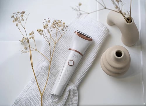 Makinë rroje për gra, Adler, AD 2941, dy koka, IPX7, pa kabëll, Wet & Dry, me bateri AAA, e bardhë rozë