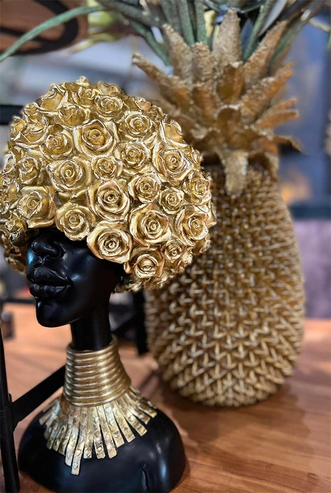 Figurë dekorative NAEMA 3, polirezine, e zezë dhe ari, 27x15x41 cm