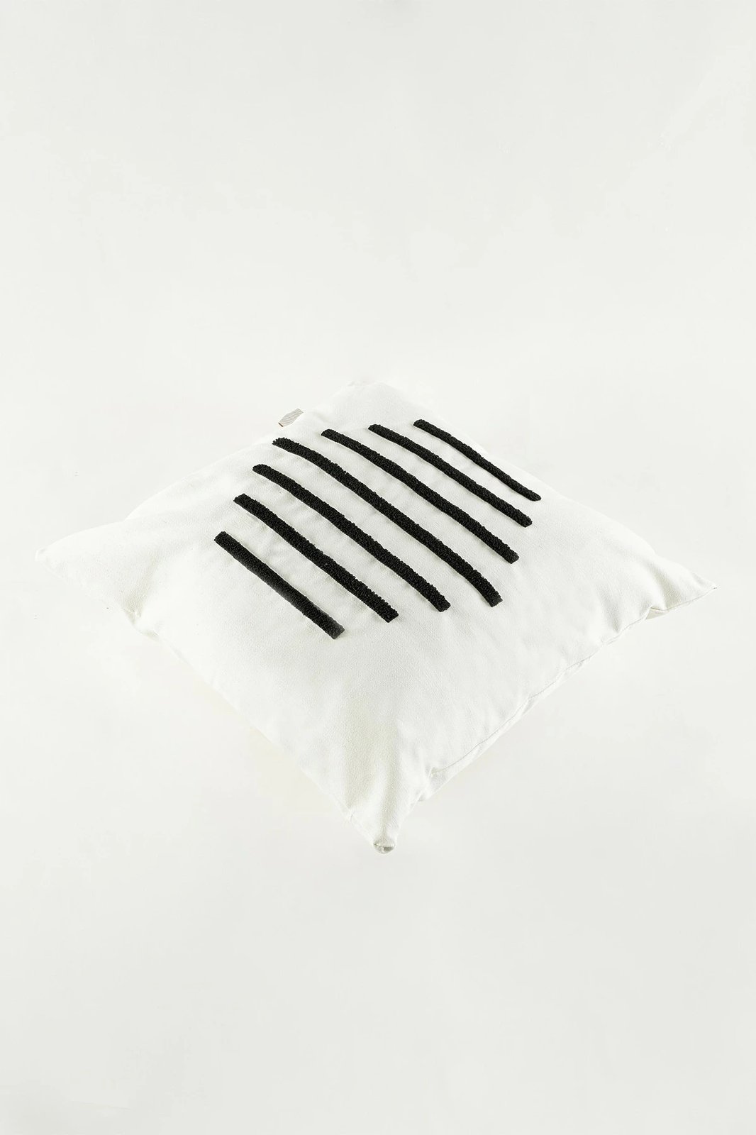 Jastëk dekorativ Evila Originals, liri, ngjyrë e zezë, 43x43cm