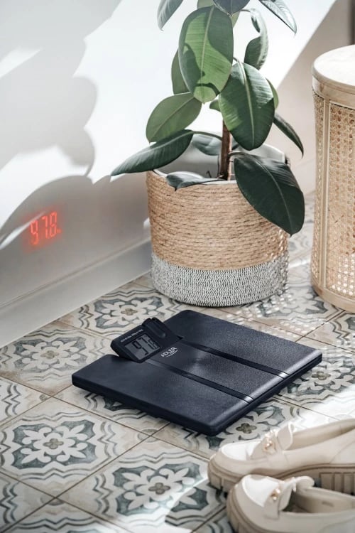 Peshore banjoje, Adler, AD 8182, 180 kg, LCD, projektor, e zezë