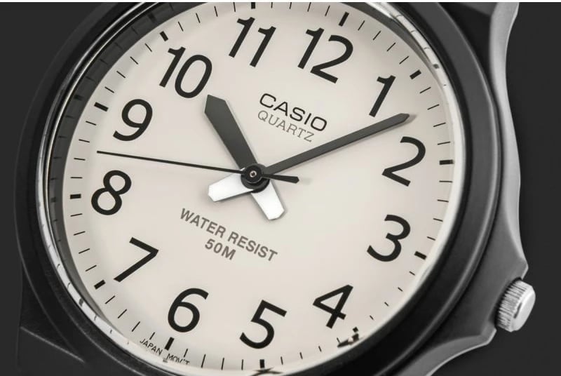 Orë dore për meshkuj Casio, e zezë