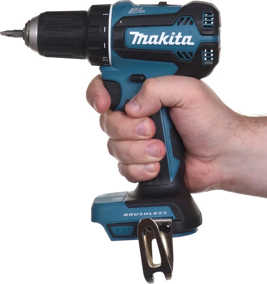 Makita DDF485Z, 1900 RPM, pa çelës, 1.7 kg, Zi, Blu