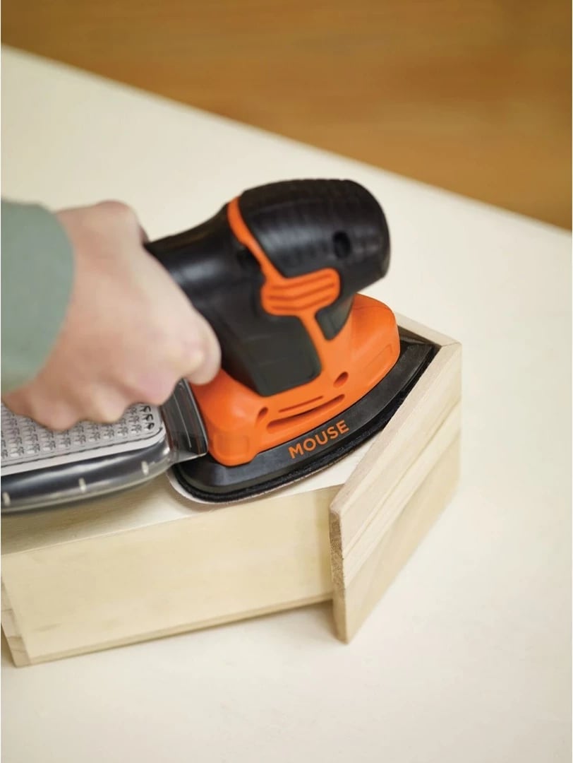 Lëmues elektrik BLACK+DECKER KA2500K-QS Mouse, 120W, portokalli/zi, me valixhe