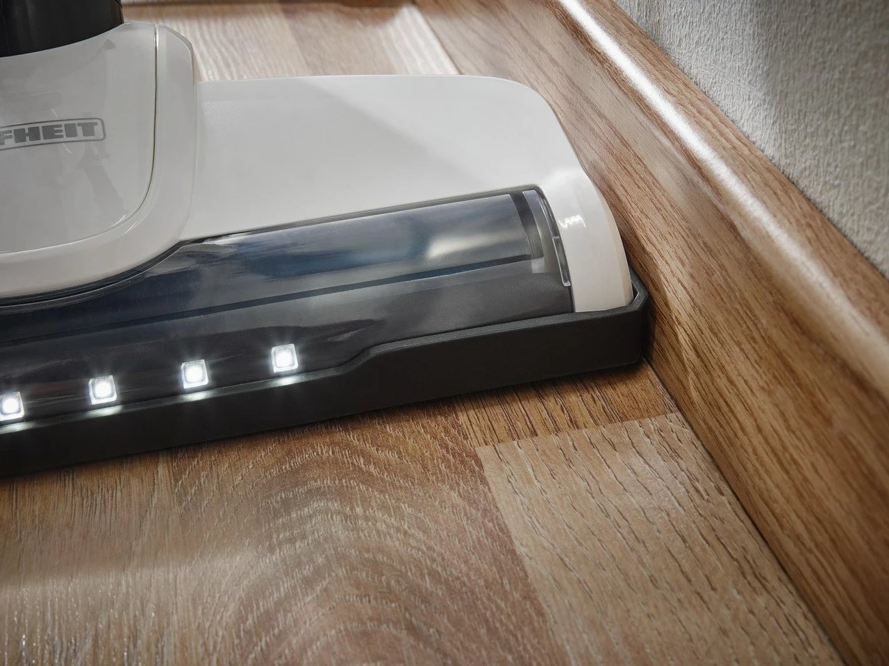 Fshesë elektrike pa kabllo Leifheit PowerVac 2in1, 20V, pa qese, bardhë/kaltër Fshesë elektrike pa kabllo Leifheit PowerVac 2in1, 20V, pa qese, bardhë/kaltër