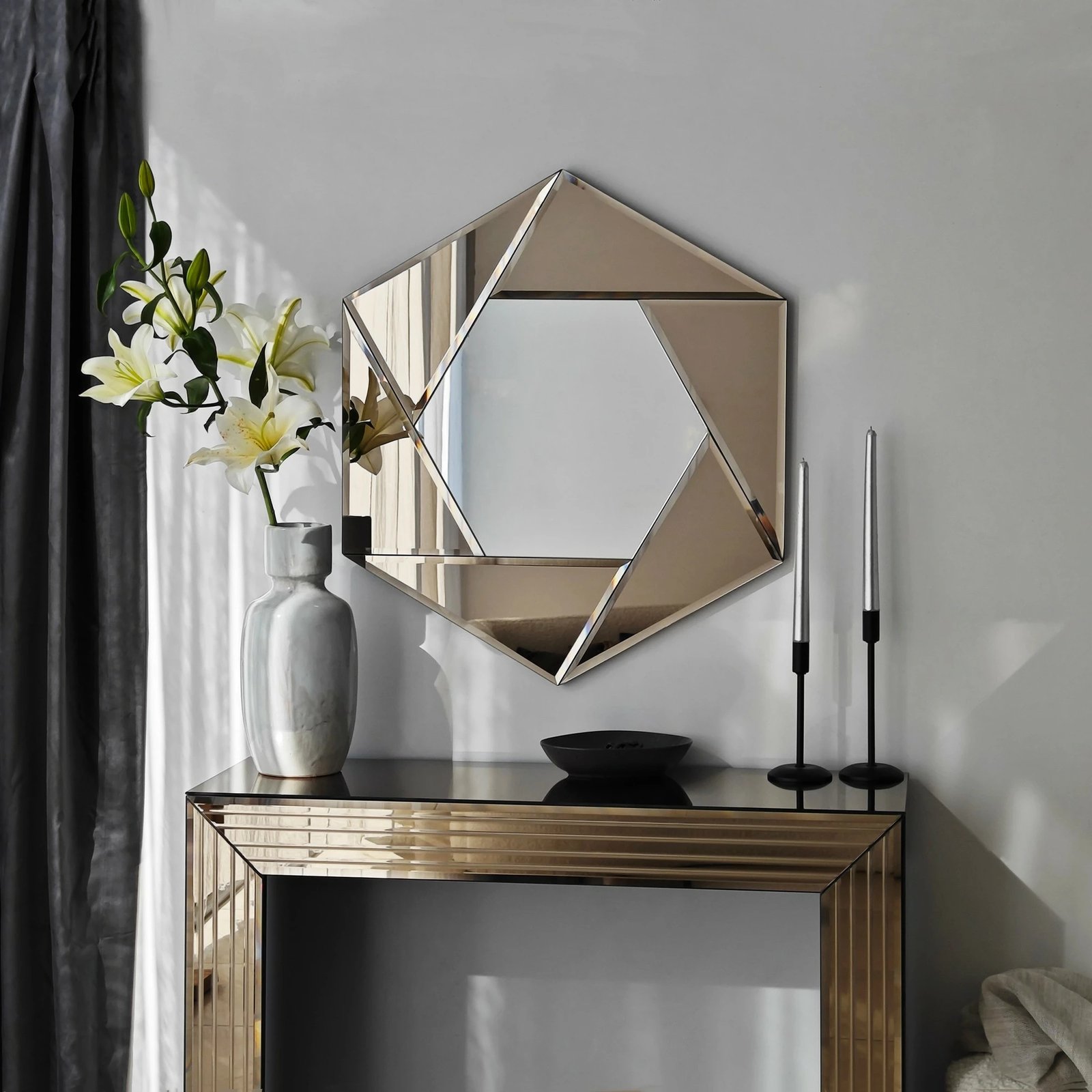 Pasqyrë dekorative, ngjyrë bronzi, Hanah Home, Status