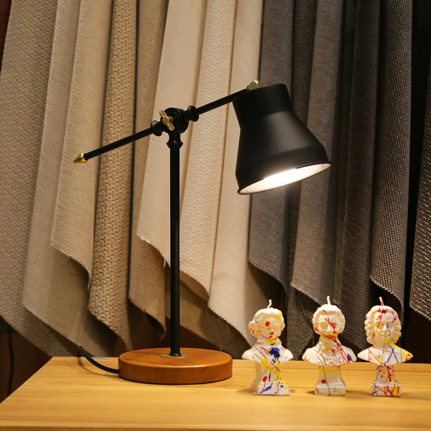 Llambë tavoline Opviq, AYD-2778, e zezë