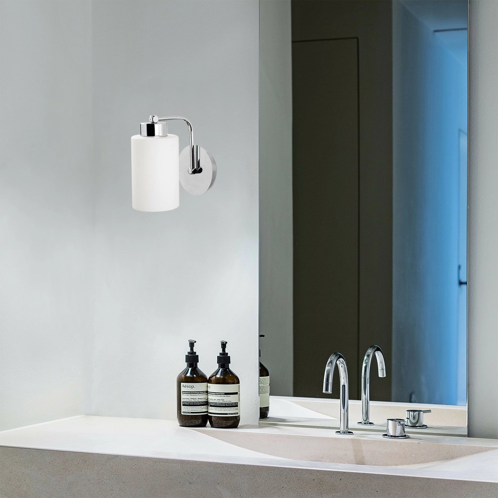 Llambë muri Opviq, Balcova, N-340, ngjyrë argjendi