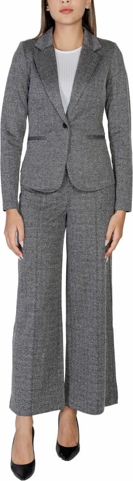 Blazer femra ICHI, e zezë