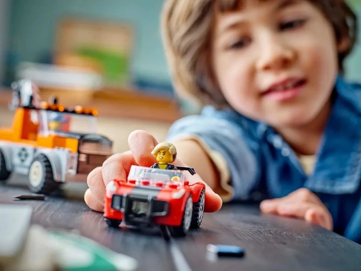 Set LEGO CITY 60435, Kamion tërheqës dhe veturë sportive