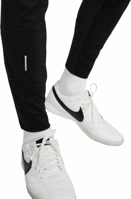 Pantallona sportive për meshkuj Nike, të zeza