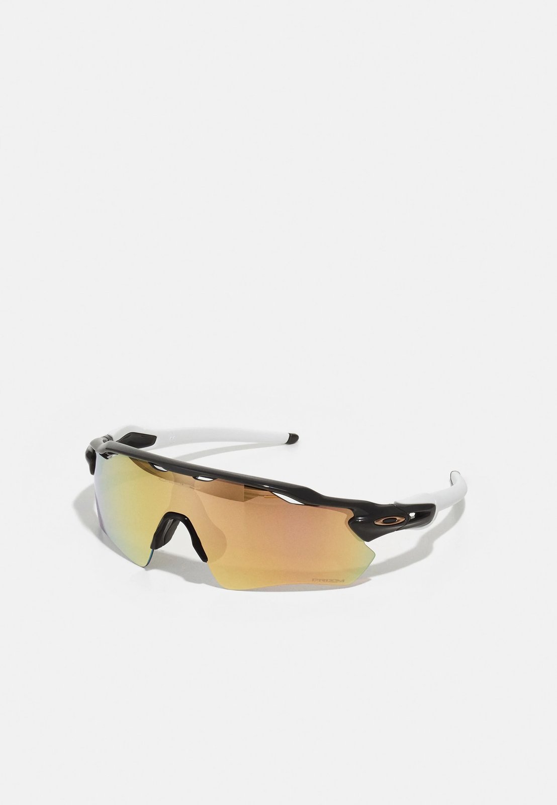 Syze sportive nga Oakley