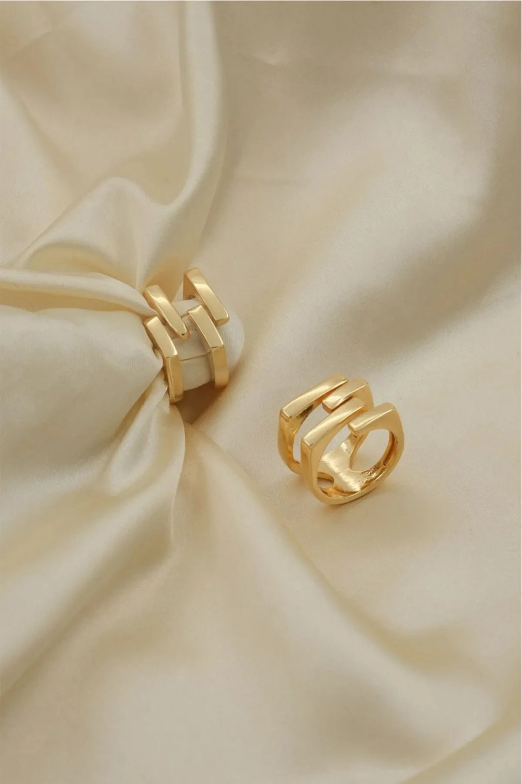 Unazë prej bronzi, ngjyrë ari, me gur zirkoni, Karecizgi, Jumeon