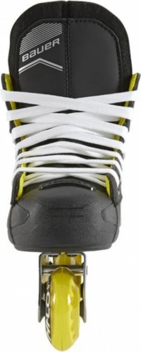 Atlete hokeji për fëmijë Bauer, të zeza