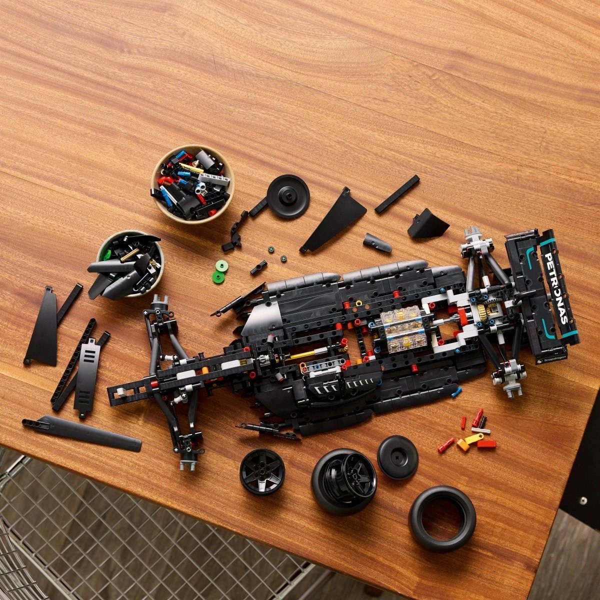 Set ndërtimi LEGO Technic Mercedes-AMG F1 W14 E Performance, 1642 pjesë, e zezë