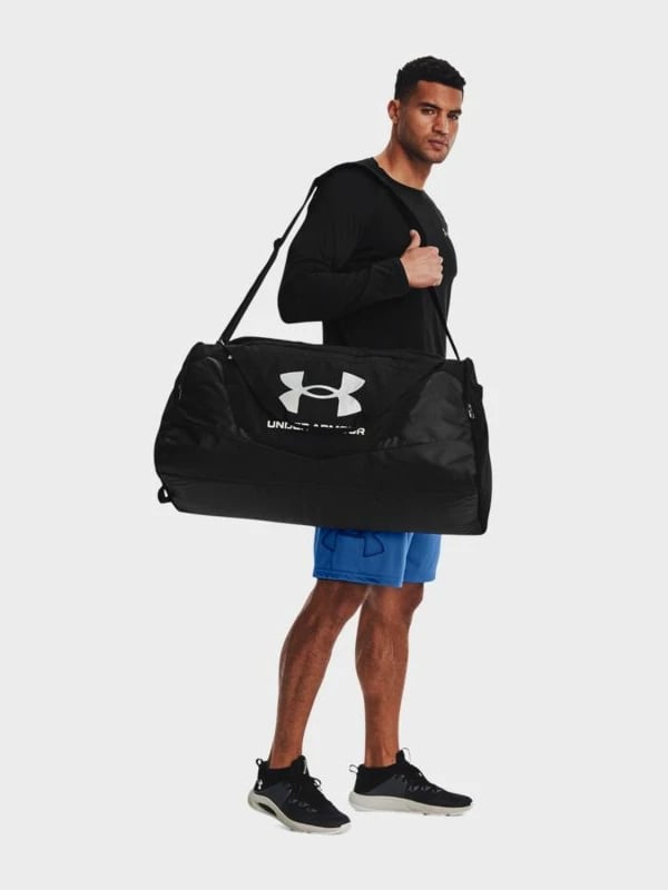 Çantë Under Armour për stërvitje, e zezë