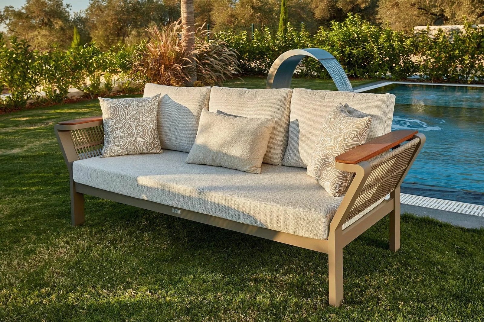 Set lounge për kopsht Skye Decor, Vicenza, ngjyrë kapuçino