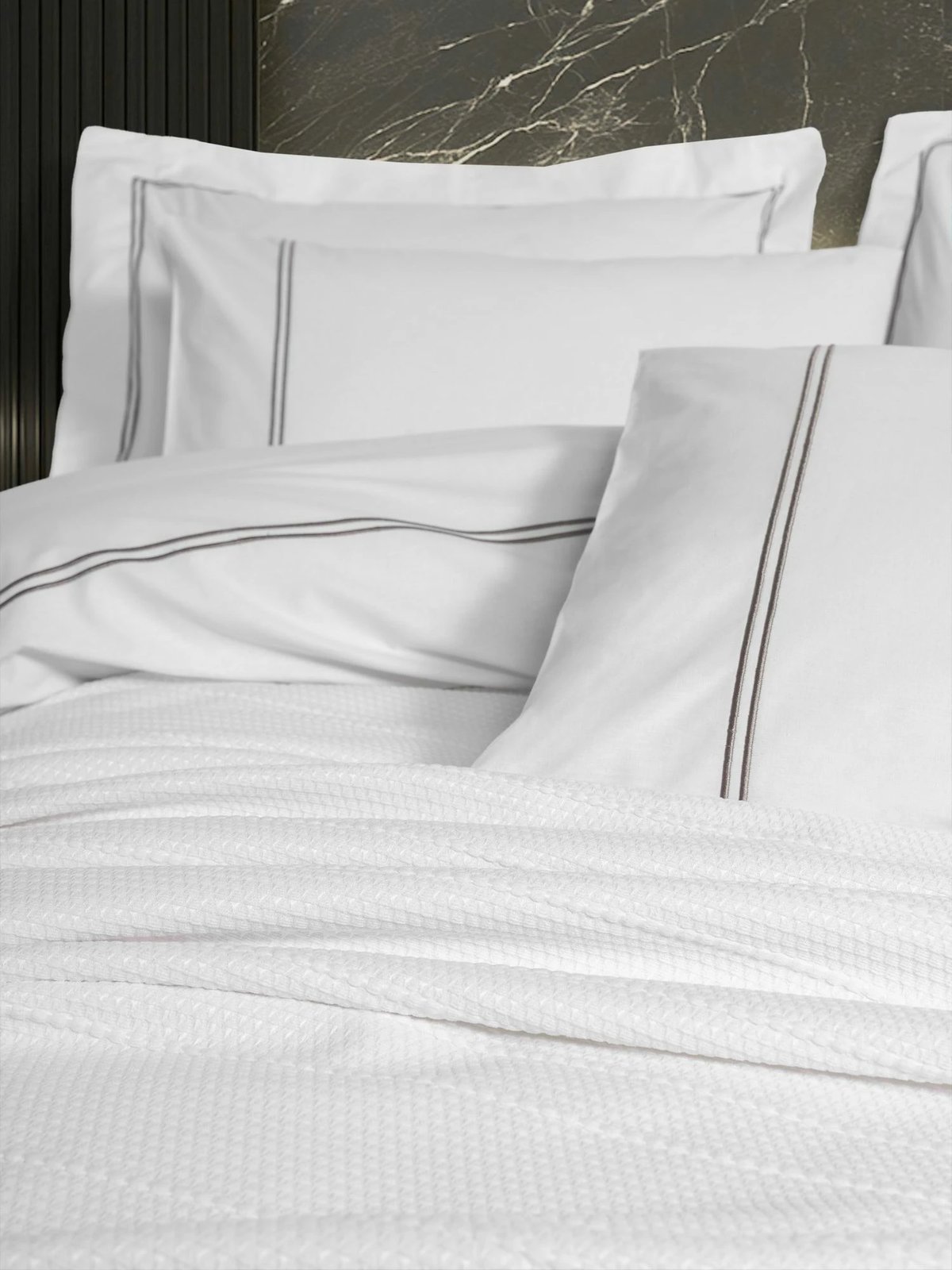 Set mbulesë për jorgan dopio me pike, e bardhë, Mehves