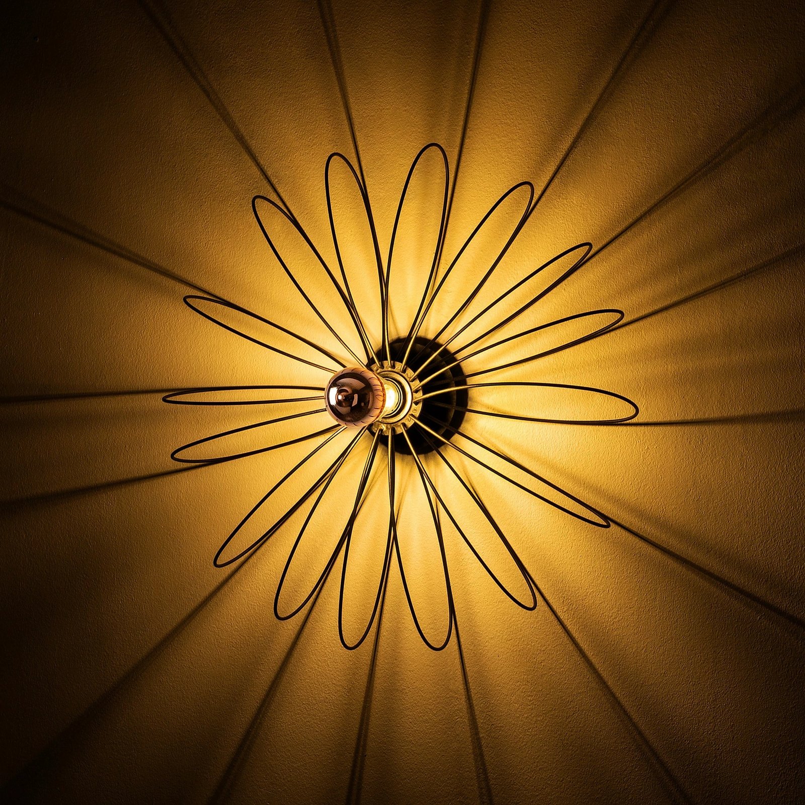 Llambë muri Opviq, Hemdem - 707-A, e zezë Llambë muri Opviq, Hemdem - 707-A, e zezë