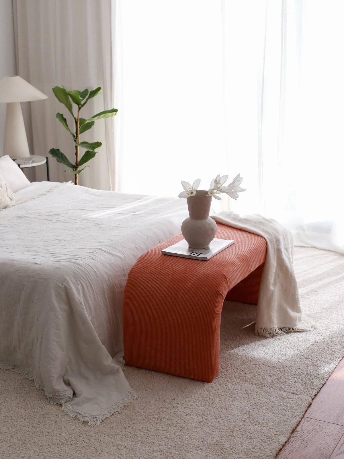 Pouf Atelier del Sofa, Nu Bench, kadife kordon, ngjyrë korale