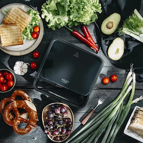 Aparat sanduiçi 2-në-1, Adler, AD 3070, pllaka të ndërrueshme grill/sanduiç, veshje jo-ngjitëse, 850W, i zi