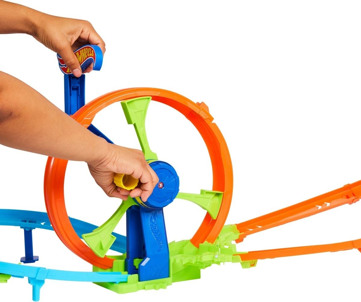 Set pistë garash Hot Wheels Race Turbo Loop, me makinë metalike 1:64, shumëngjyrëshe
