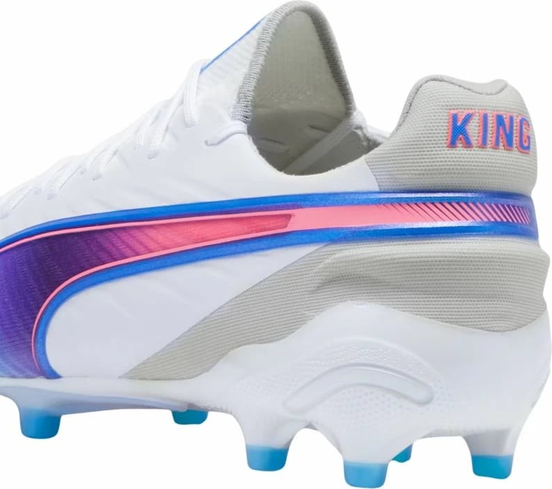 Atlete futbolli Puma për meshkuj, të bardha Atlete futbolli Puma për meshkuj, të bardha