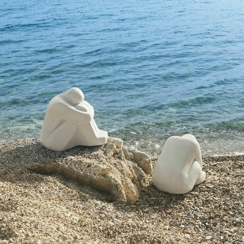 Figurë dekorative Harper, polirezine e bardhë, 43x30x37 cm