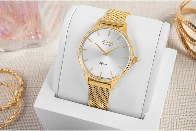 Orë dore femra Atlantic, e artë