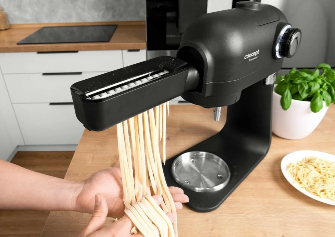 Robot kuzhine planetar Concept RM8000, 1200 W, tas 5 L, blender qelqi 1.5 L, me aksesorë, i zi