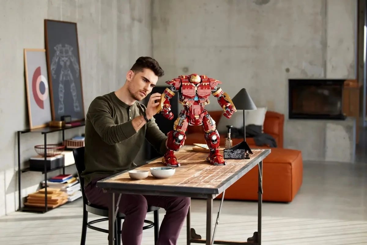 Set LEGO Marvel Hulkbuster 76210, 4049 pjesë, për të rritur, Kuq/Ari