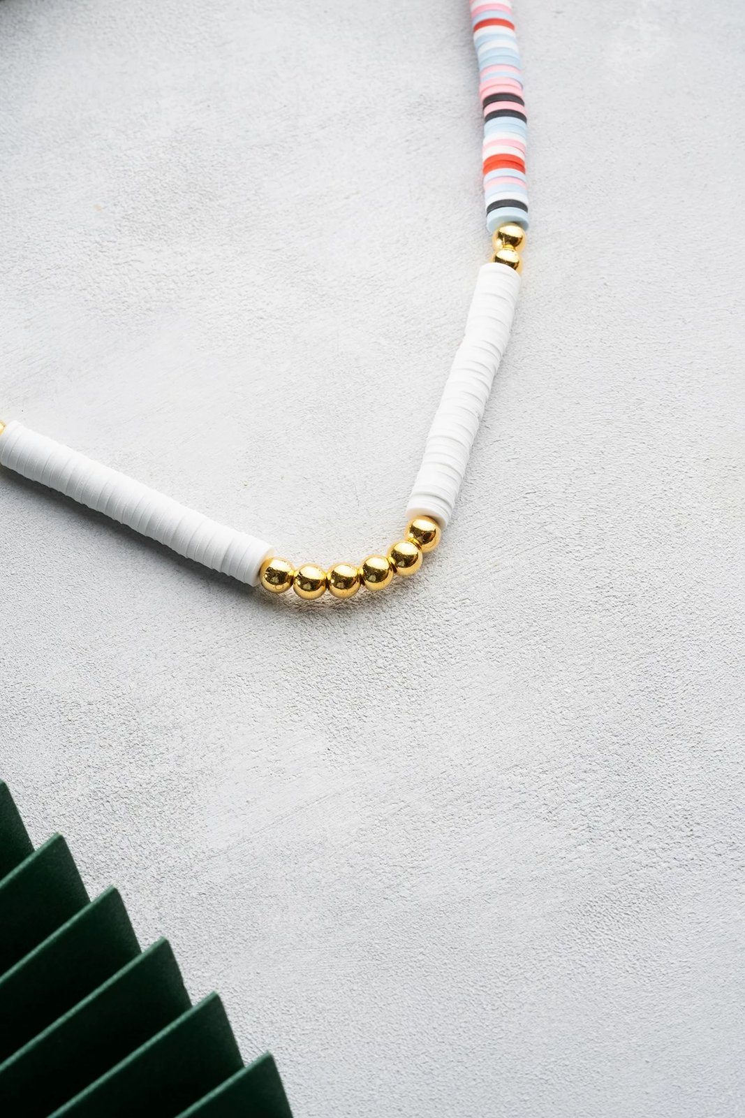 Varëse qafe Jumeon, KL-0874, shumëngjyrëshe