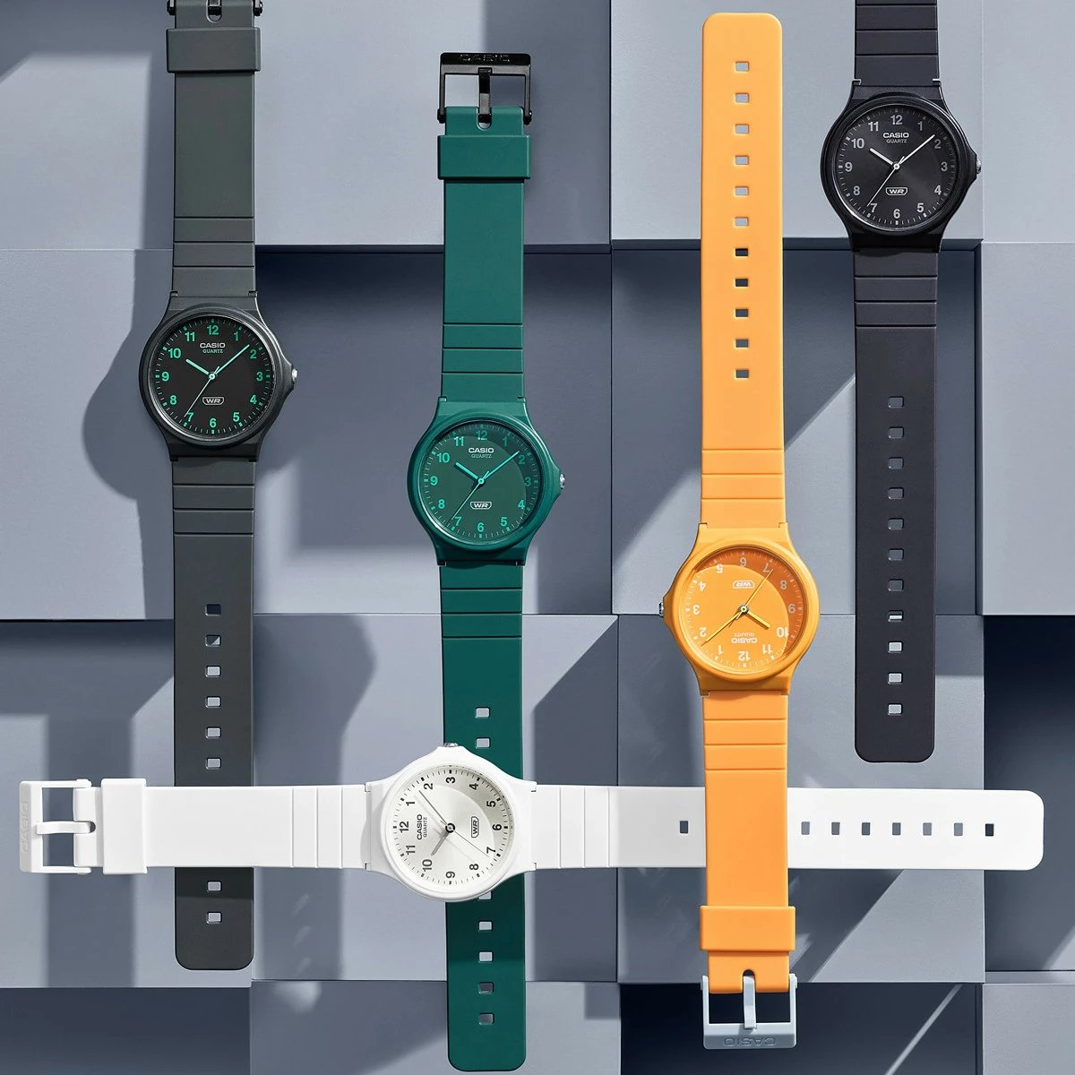 Orë dore Casio Collection Serie Pop, e zezë