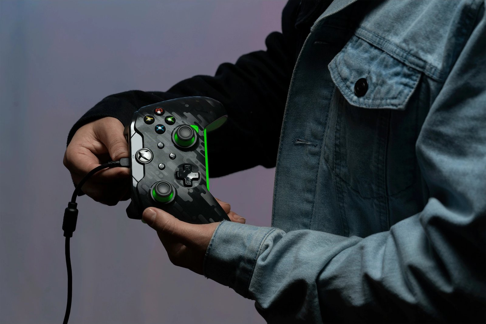 Gamepad PDP Neon Carbon, Xbox, Windows 10/11, Wired, USB, Karbon, Gjelbër Gamepad PDP Neon Carbon, Xbox, Windows 10/11, Wired, USB, Karbon, Gjelbër