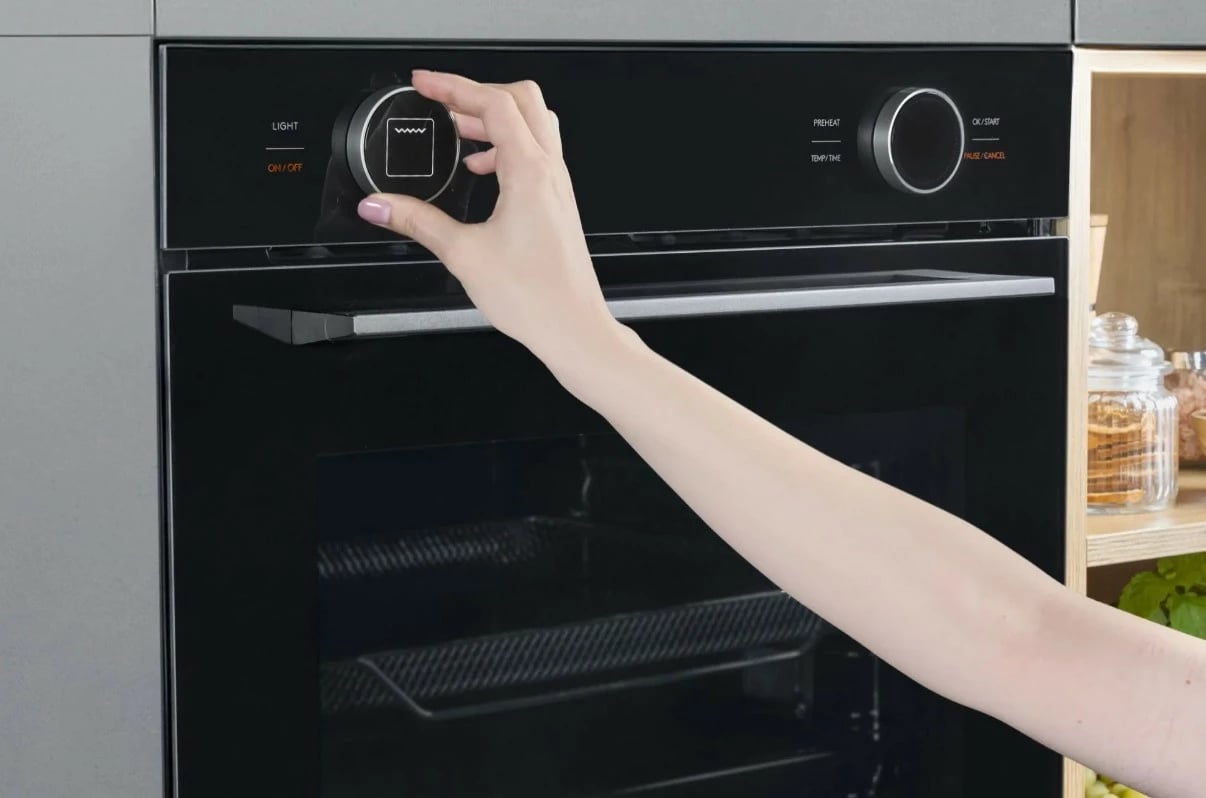 Furrë Amica ED6769BA+ S-TYPE, 72L, katalizë/avull, AirFry, e zezë Furrë Amica ED6769BA+ S-TYPE, 72L, katalizë/avull, AirFry, e zezë