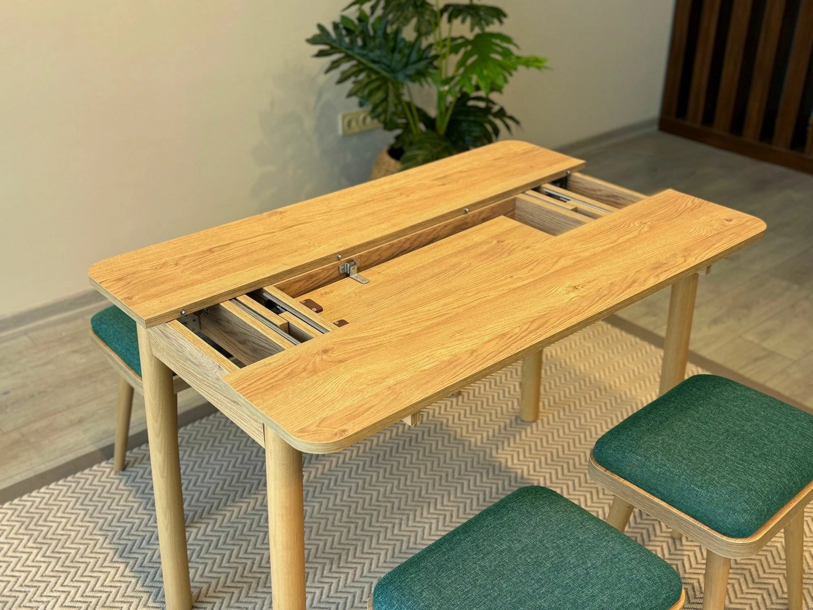 Set tavoline me karrige, zgjatshme, 6 pjesë, Skye Decor, Vina Mini 06 1070, ngjyrë lis, e gjelbër