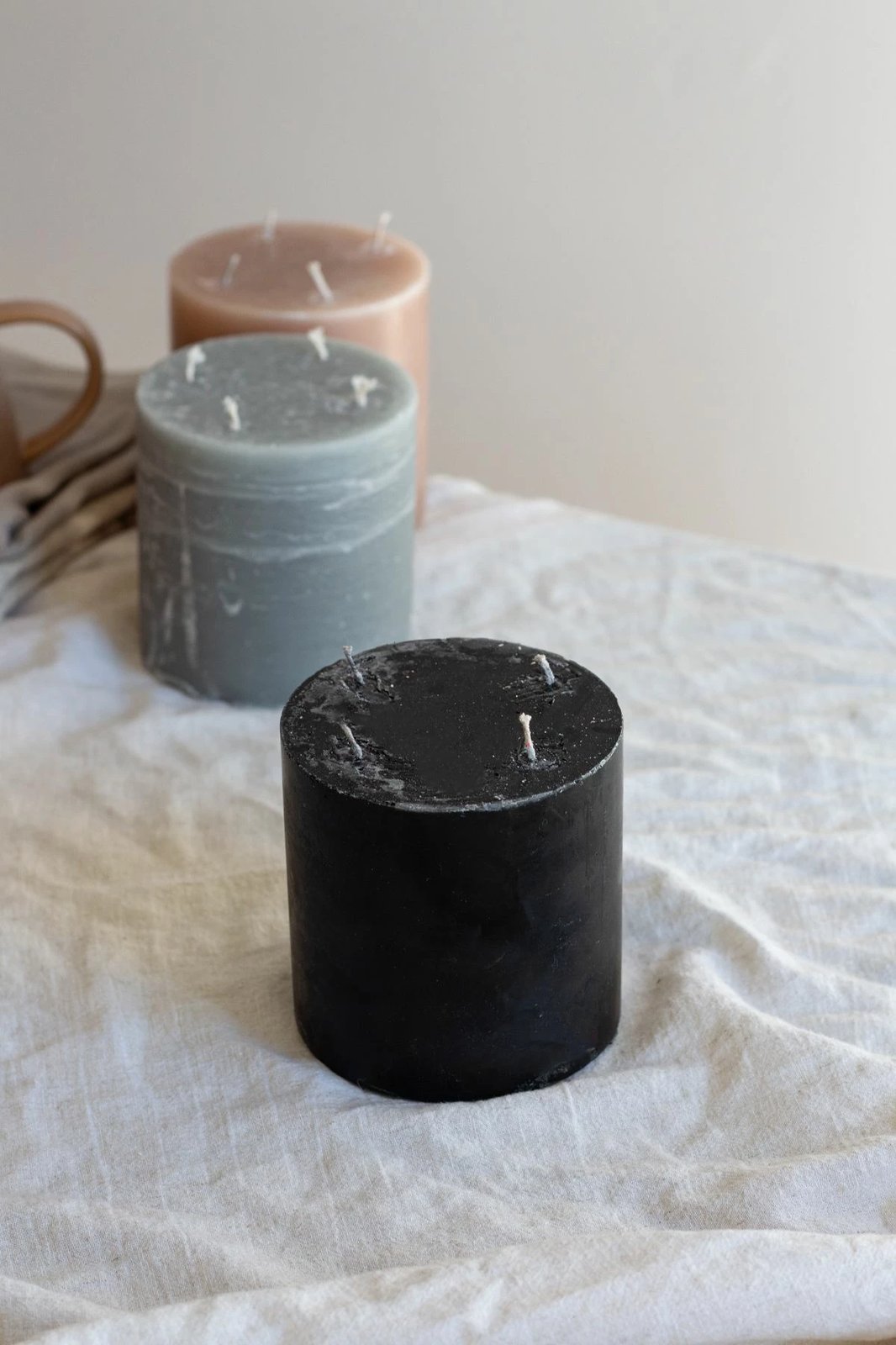 Qiri Evila Originals, blok i zi, aromë druri, 10x10cm